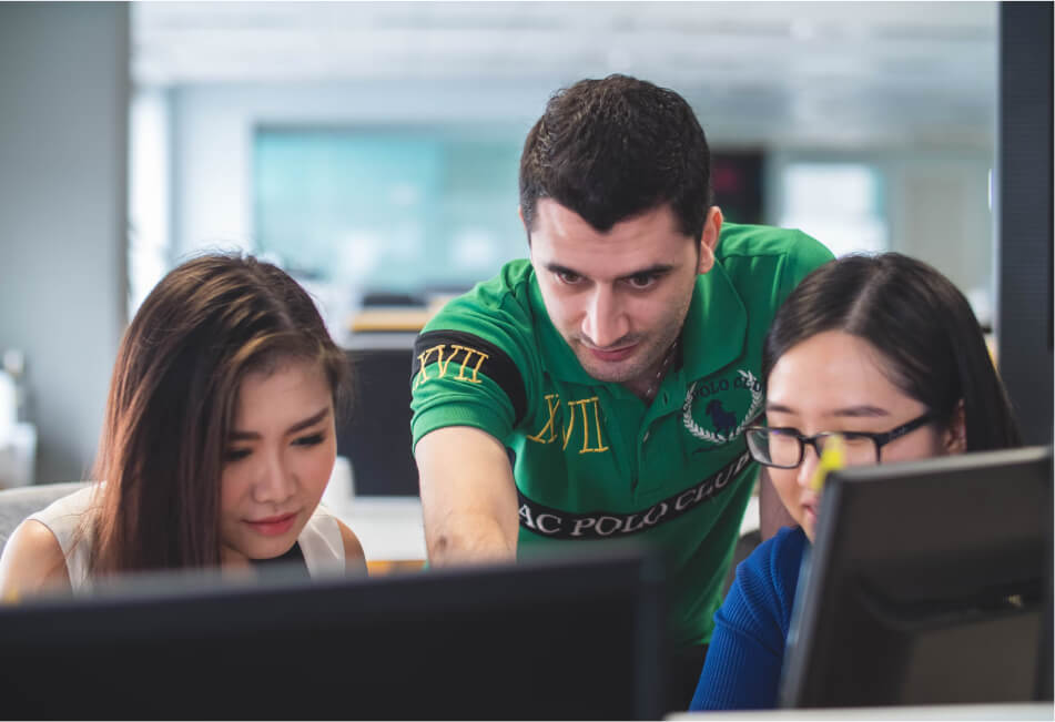 En este momento estás viendo 5 habilidades que te harán destacar en el trabajo este año (y ninguna es lo de siempre)